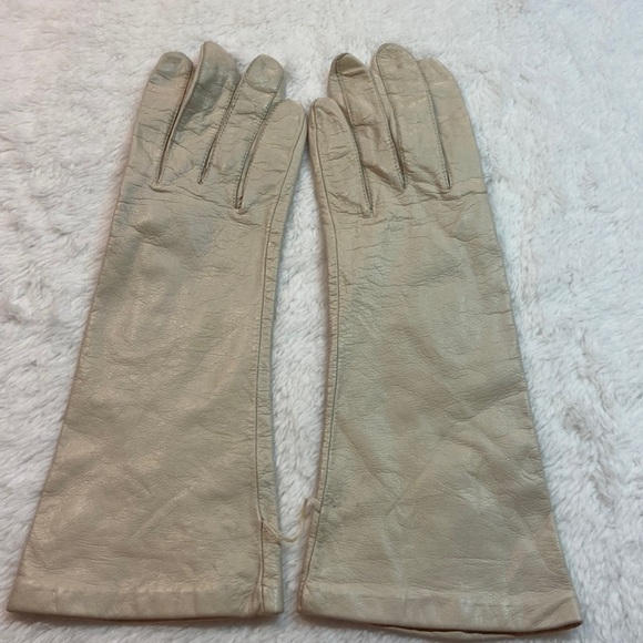 Aris Kids Skin Leather Silk Lined Glove Cream NWOT